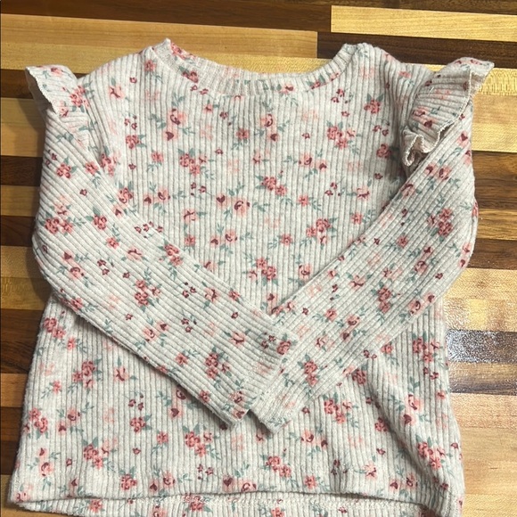 Floral Ruffle Sleeve Top - Picture 2 of 3